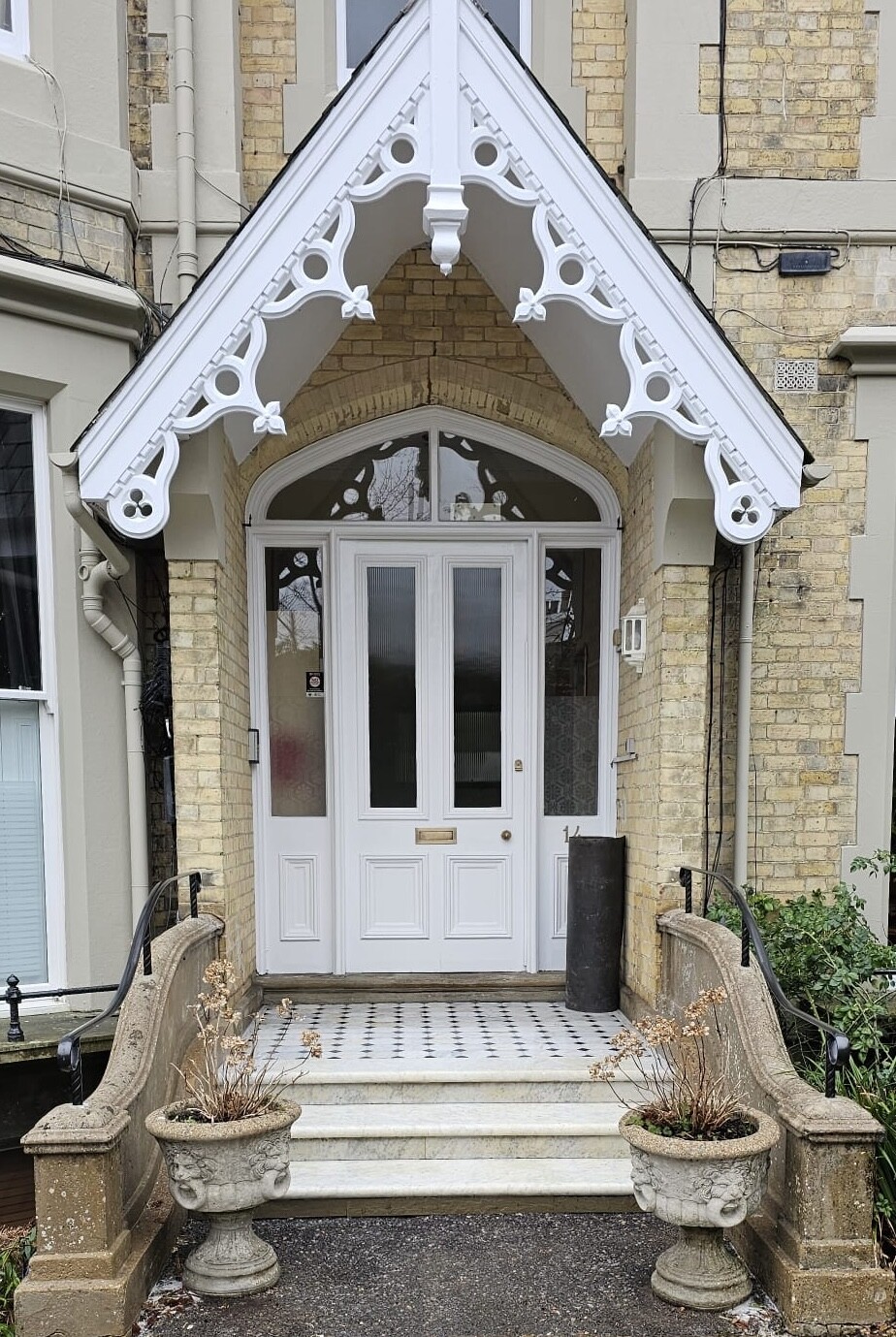 BOND STONE CLEANING TRANSFORMS ELEGANT STONE ENTRANCE WITH LTP